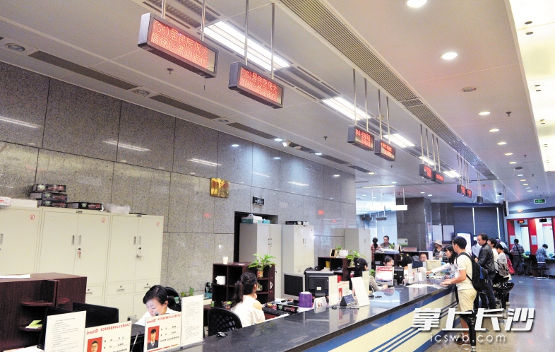 来宾同城24小时医保提取(同城医保卡转移怎么办理)