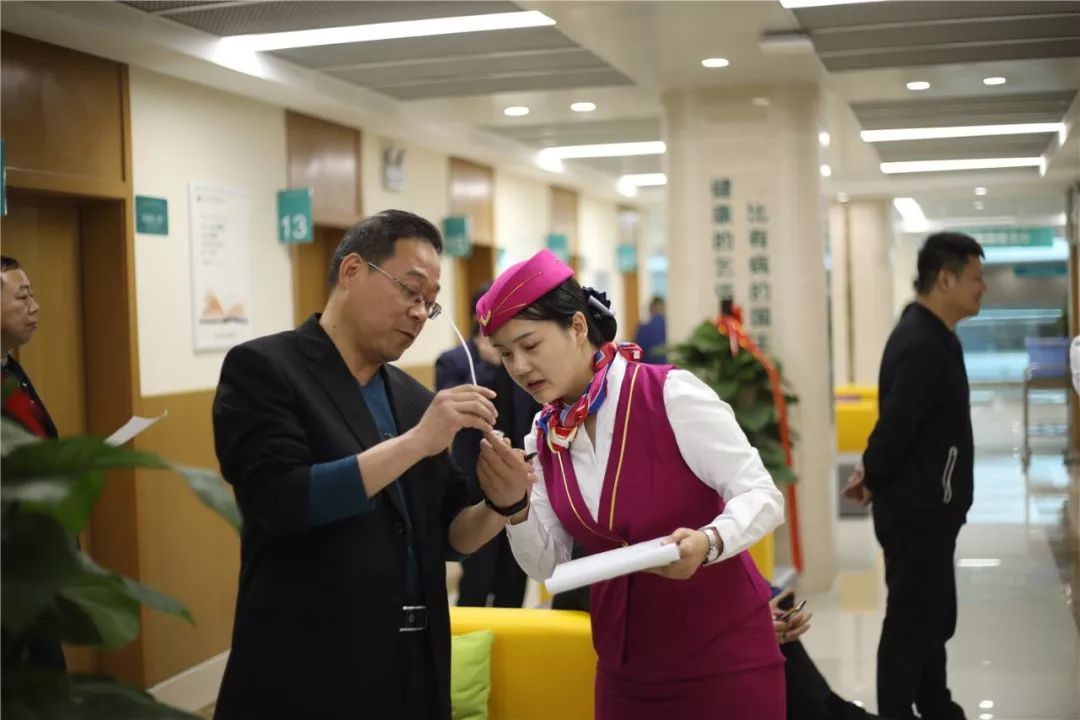 来宾24小时套医保卡(北京医保卡使用指南)